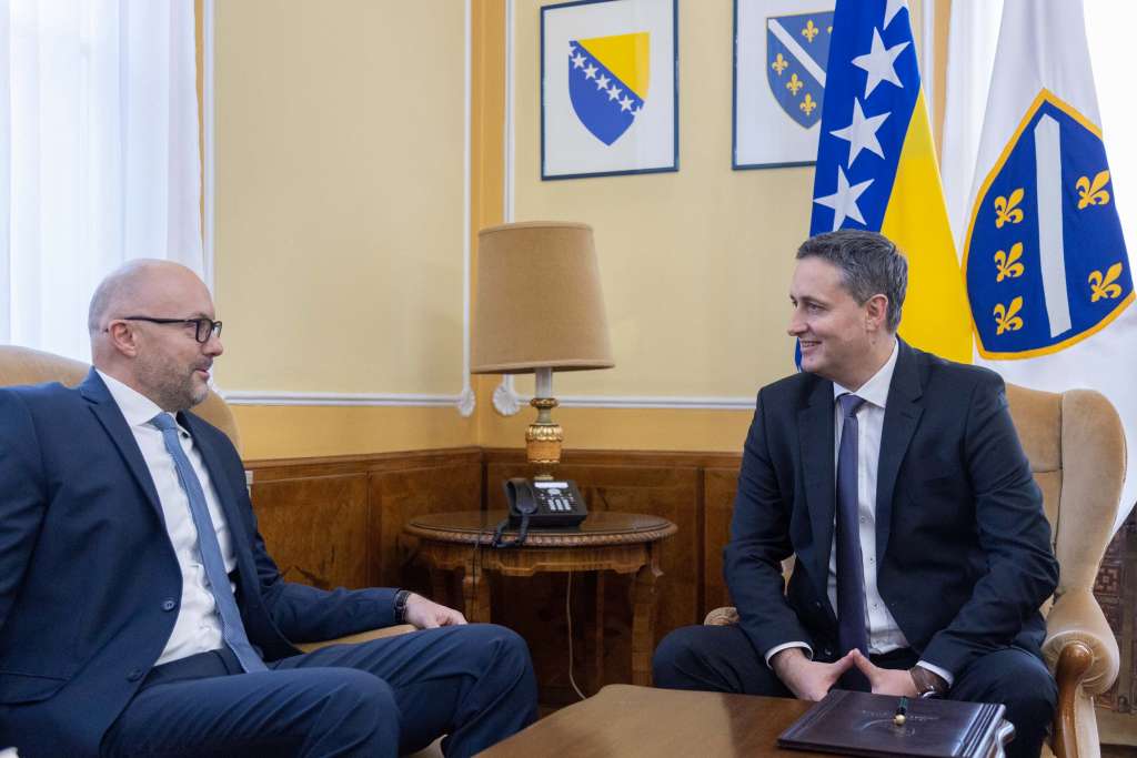 Photo of Becirovic a Hloben zdôraznili potrebu zvýšiť obchod medzi Bosnou a Hercegovinou a Slovenskom