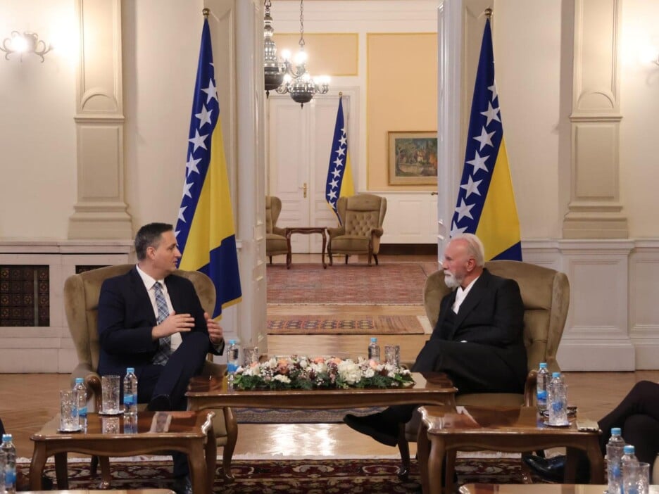 BiH Presidency Member Presented Merlin With An Award For Outstanding Artistic Contribution