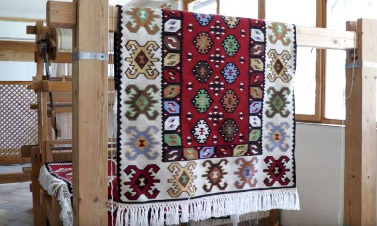 Bosnian Rug Included in the Preliminary List of Intangible Cultural and Historical Heritage