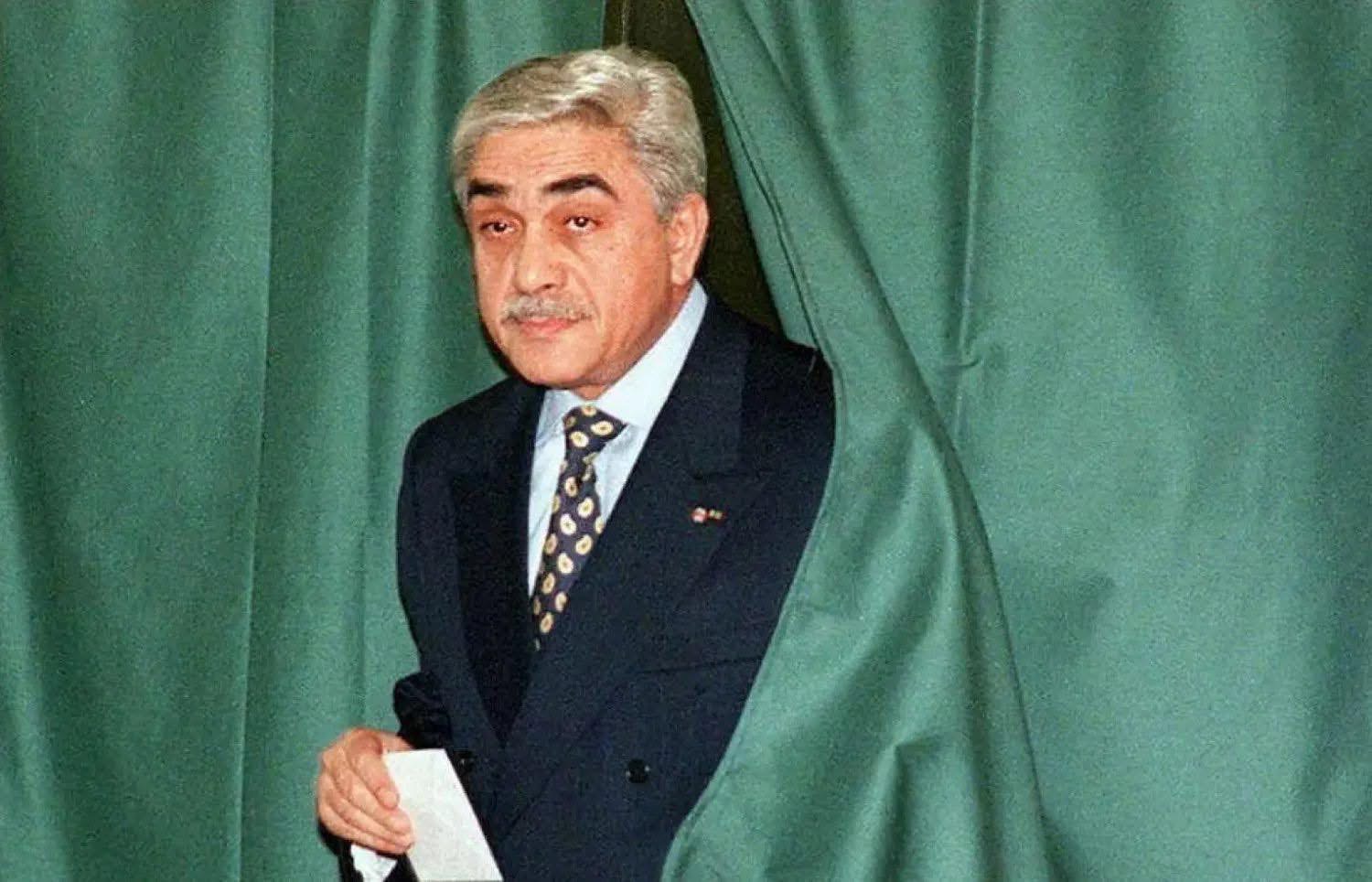Algeria Declares Three Days of National Mourning Following the Death of Former President Liamine Zeroual