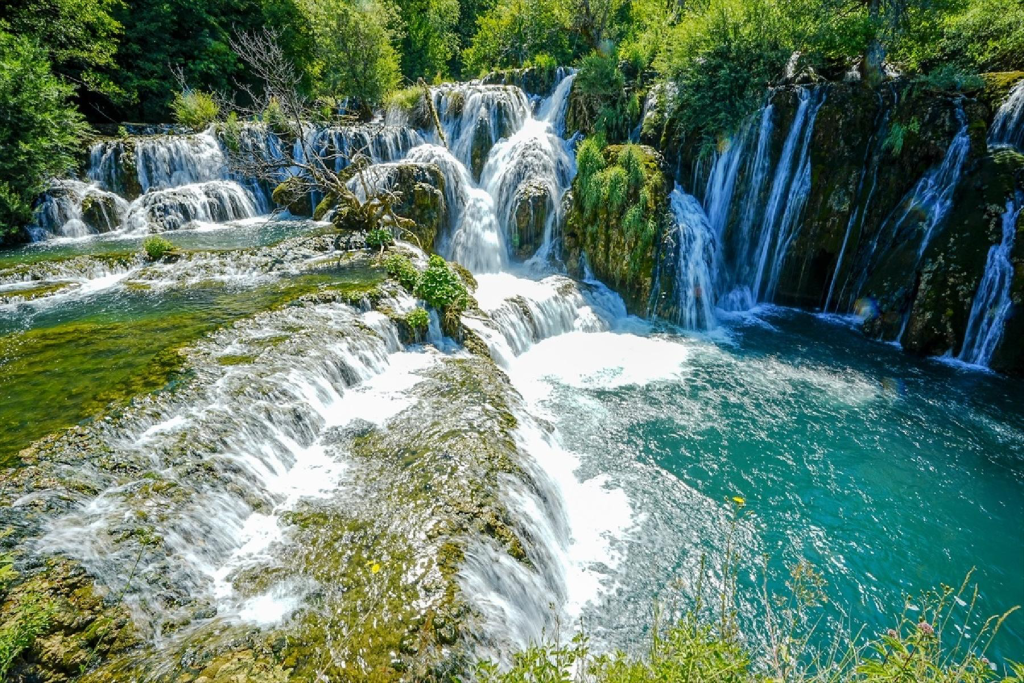 Martin Brod Increasingly Attracts Tourists: Cyclists and Campers Discover the Beauty of the Una River