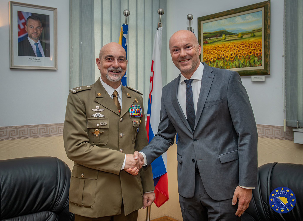 COM EUFOR meets Ambassador of Slovak Republic to BiH